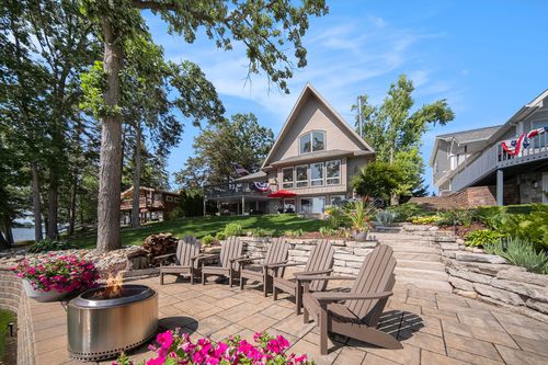 117 High View Ct, Brooklyn, MI, 49230-9772 | Card Image