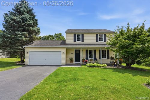 60569 Town Square St, New Hudson, MI, 48165-9651 | Card Image