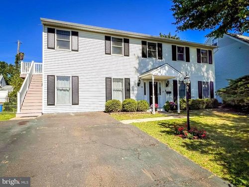 11 Vividleaf Ln, LEVITTOWN, PA, 19054-1311 | Card Image