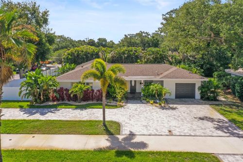 1701 Indian Rocks Rd, BELLEAIR, FL, 33756-1655 | Card Image