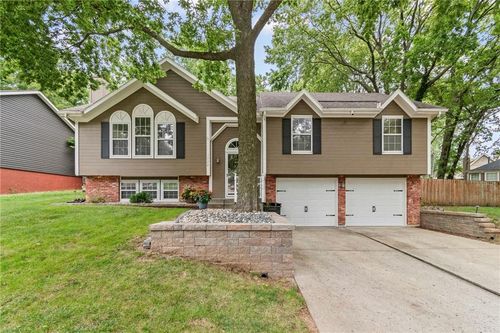 1322 Ne Quail Walk Dr, Blue Springs, MO, 64014-6542 | Card Image