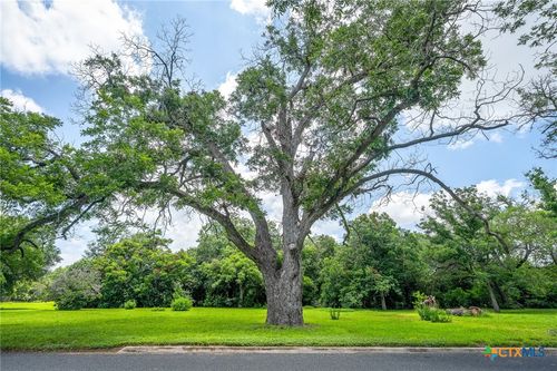 24 Glen Cove Drive, Seguin, TX, 78155 | Card Image