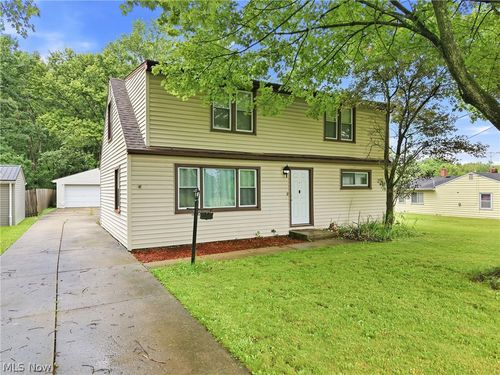 3192 Roselawn Dr, Niles, OH, 44446-1338 | Card Image