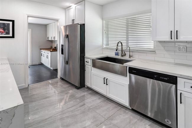 1990 Ne 35 Th St, House other with 3 bedrooms, 2 bathrooms and null parking in Lighthouse Point FL | Image 11