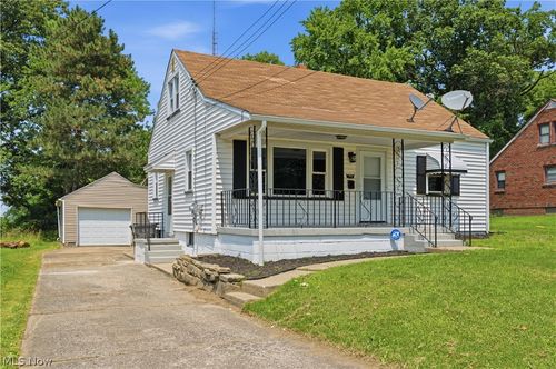734 Pasadena Ave, Youngstown, OH, 44502-2252 | Card Image
