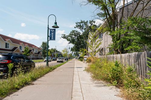 619 E 8th St, Traverse City, MI, 49686-2530 | Card Image