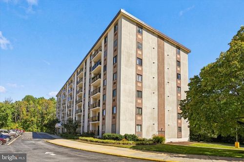 205-27205 Valley Run Dr, WILMINGTON, DE, 19810-1949 | Card Image