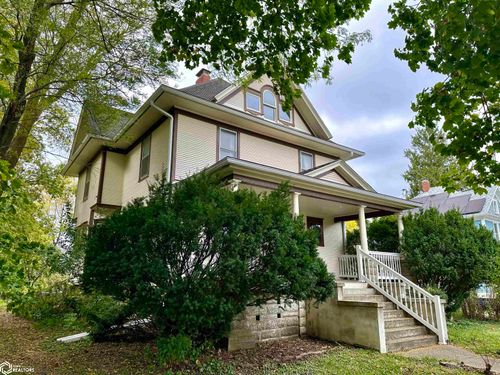 1517 Elm St, Grinnell, IA, 50112-1239 | Card Image