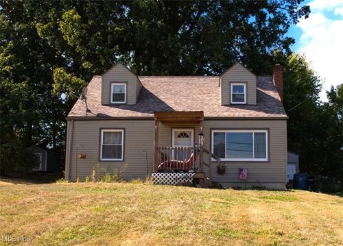 531 Audrey Ln, Struthers, OH, 44471-1403 | Card Image