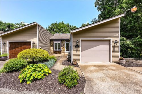 317 Vista Dr, Greensburg, PA, 15601-8727 | Card Image
