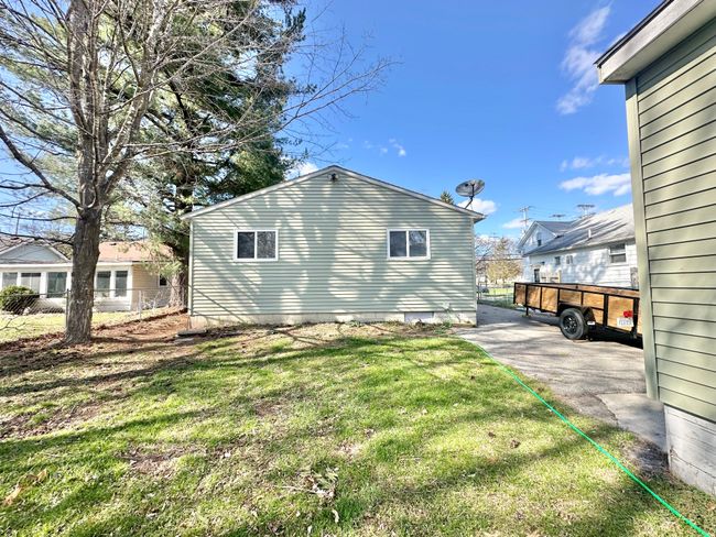 7459 Wade St, House other with 3 bedrooms, 1 bathrooms and null parking in Swartz Creek MI | Image 4