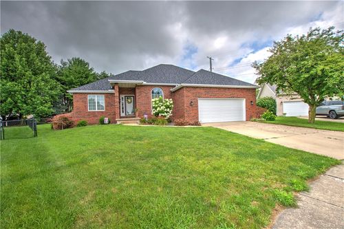 770 Schroll Ct, Forsyth, IL, 62535-9646 | Card Image