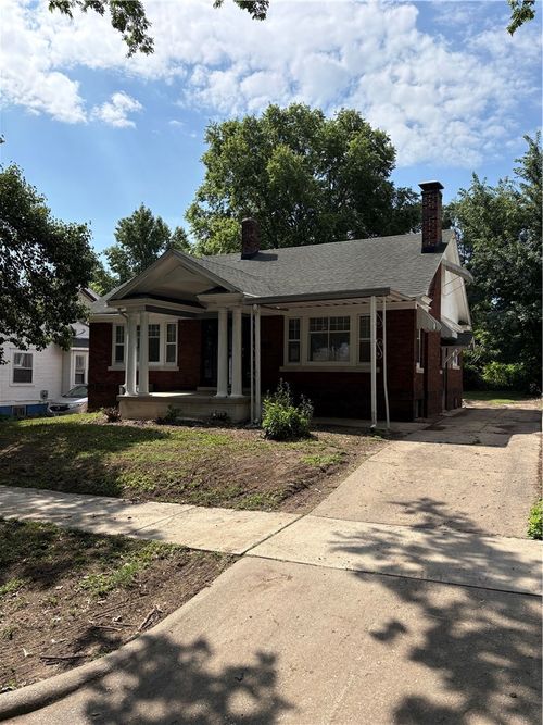 1095 E Clay St, Decatur, IL, 62521-2772 | Card Image