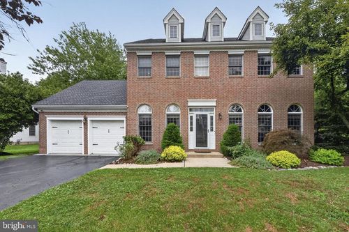 11 Tree Farm Rd, Monmouth Junction, NJ, 08852-2902 | Card Image