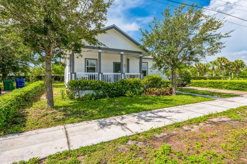 313 W 13th St, Riviera Beach, FL, 33404-6806 | Card Image