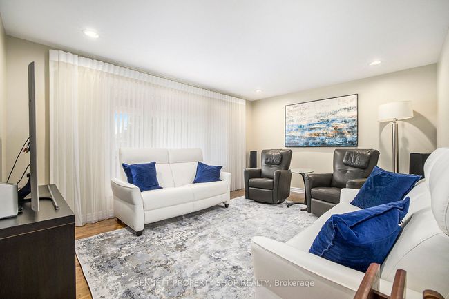 1476 Maxime St, House other with 3 bedrooms, 2 bathrooms and 11 parking in Gloucester ON | Image 8