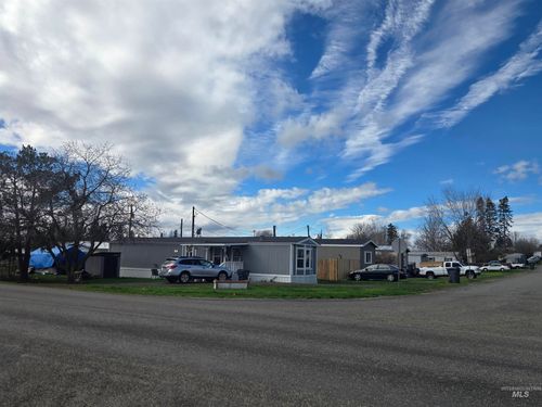 331 E Walnut St, Genesee, ID, 83832-8735 | Card Image