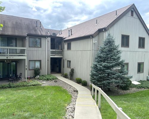 63-63 Sycamore Dr, Middletown, NY, 10940-5457 | Card Image