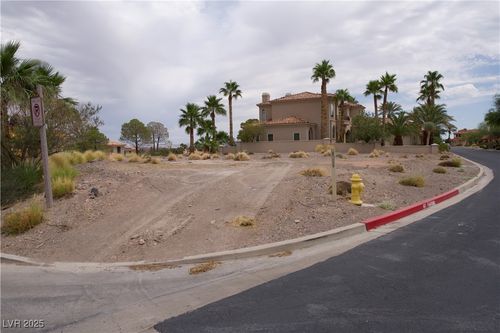 39 Grand Miramar Dr, Henderson, NV, 89011-2203 | Card Image