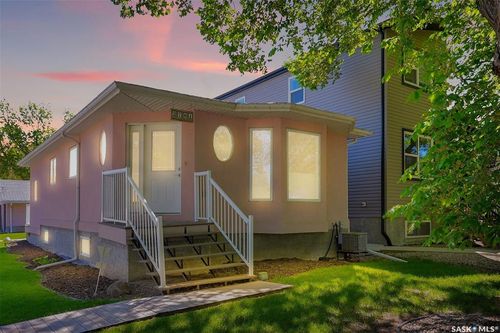 2701 Mcdonald St, Regina, SK, S4N2Z9 | Card Image