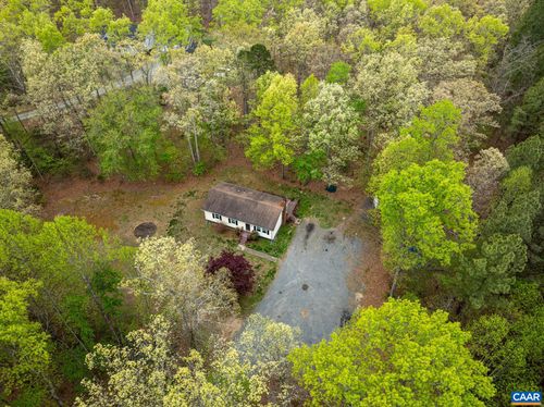 4586 Spotswood Trl, BARBOURSVILLE, VA, 22923-8907 | Card Image