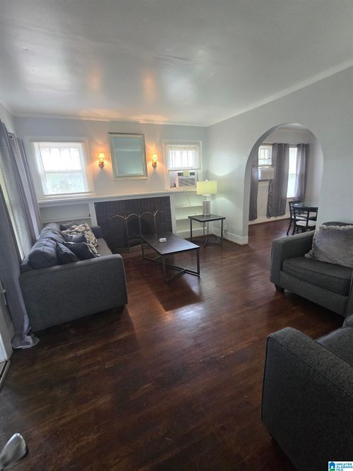 425 Owen Ave, BESSEMER, AL, 35020-7021 | Card Image