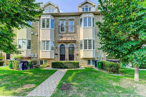132 B Finch Ave E, North York, ON, M2N4R7 | Card Image