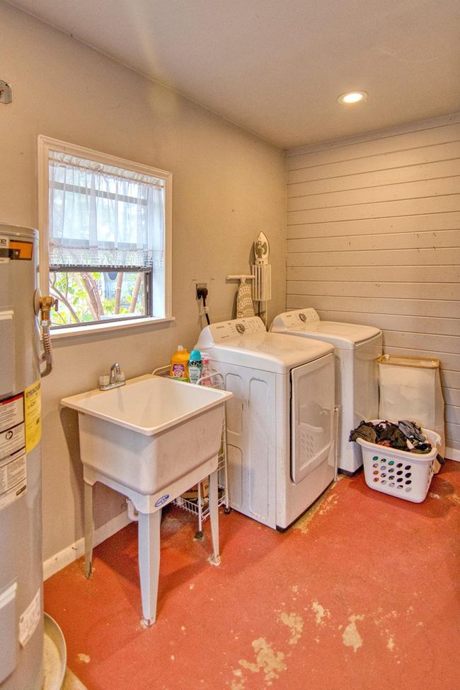 311 Smith St, Home with 3 bedrooms, 2 bathrooms and null parking in Mason TX | Image 22
