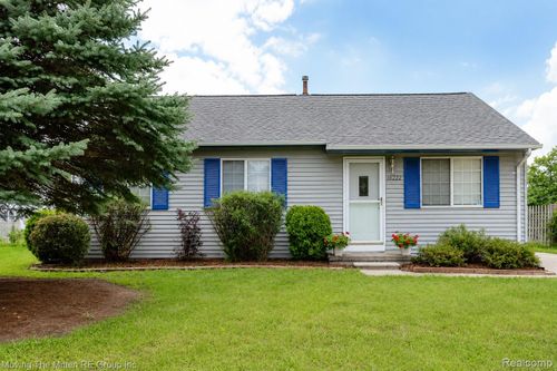 16222 Hillsbriar Dr, Romulus, MI, 48174-2981 | Card Image