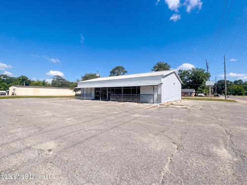 3011 Ingalls Ave, Pascagoula, MS, 39581-2253 | Card Image