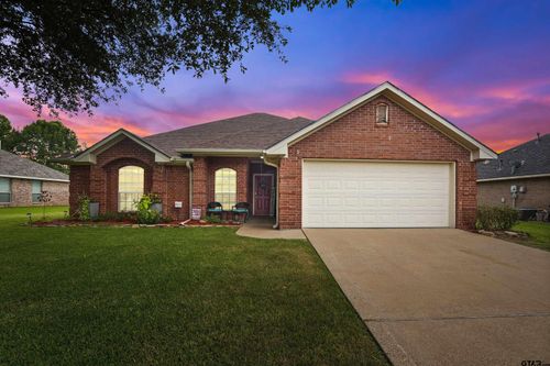 411 Amanda Ct, Whitehouse, TX, 75791-3861 | Card Image