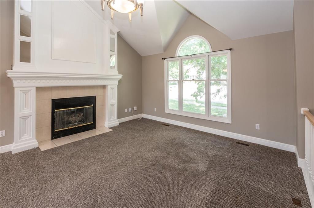 Amoret Ave, Kansas City, MO 64151