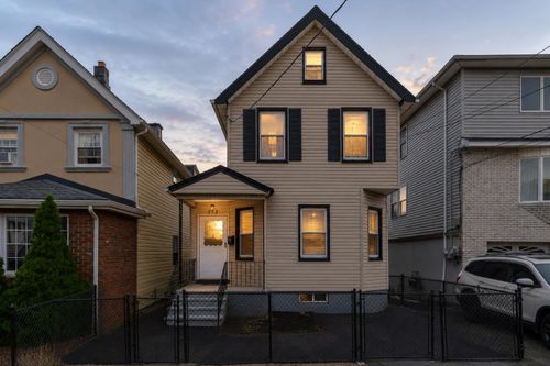 352 Forest St, Kearny, NJ, 07032-3533 | Card Image