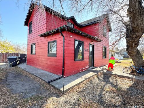 302 3rd Street E, Wilkie, SK, S0K4W0 | Card Image