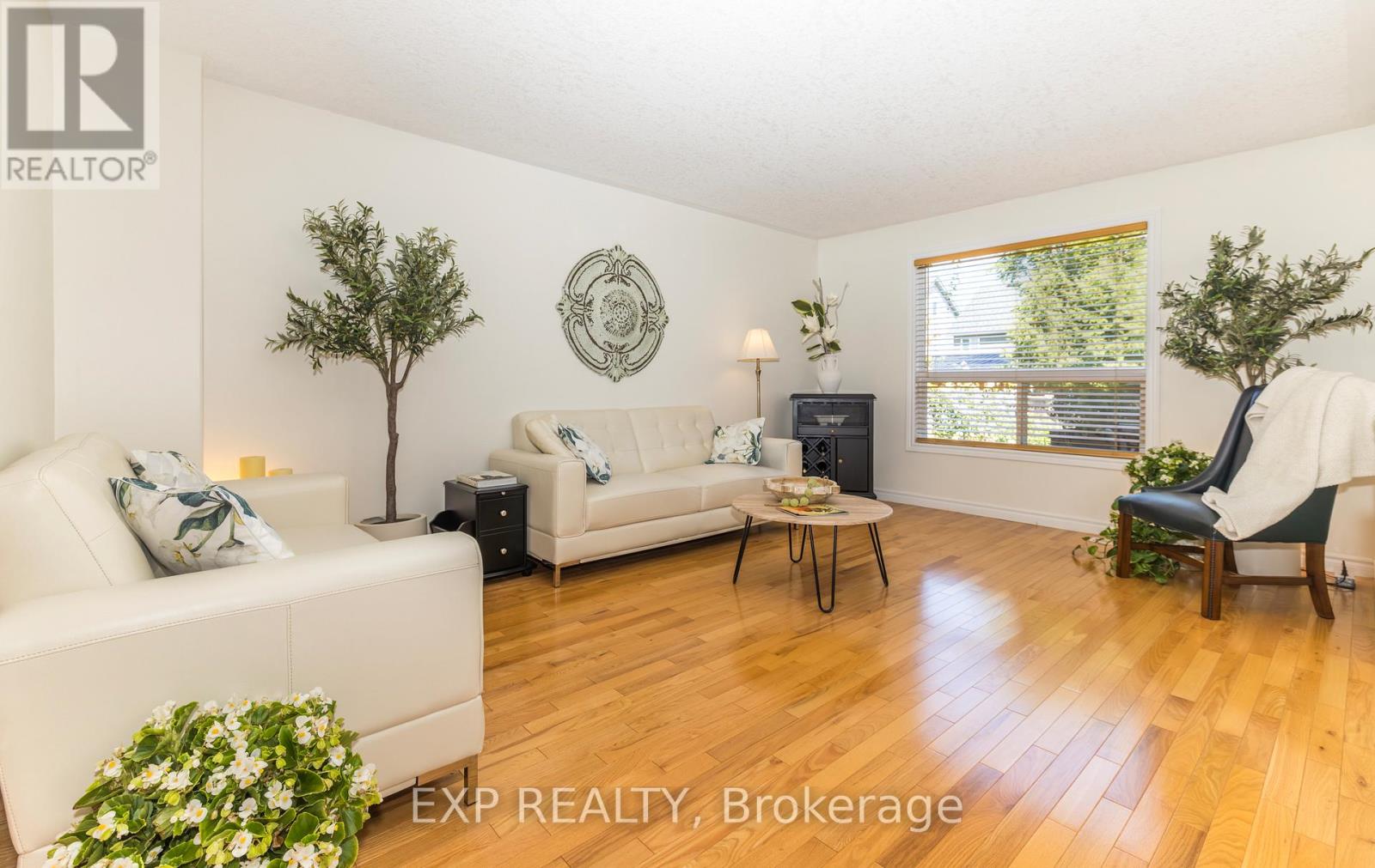 Residential in Guelph/Eramosa (Rockwood) 3