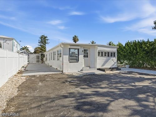 657 Palm Ave E, GOODLAND, FL, 34140 | Card Image