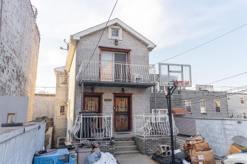 3438 12th St, Astoria, NY, 11106-5009 | Card Image
