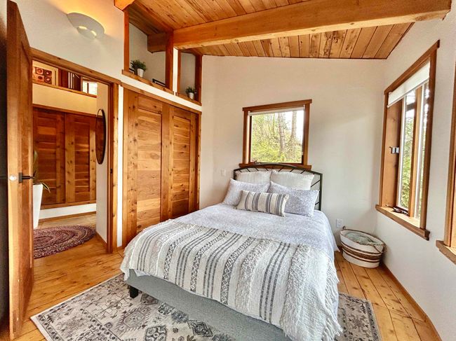 395 Skyline Drive, House other with 3 bedrooms, 2 bathrooms and 2 parking in Gibsons BC | Image 28