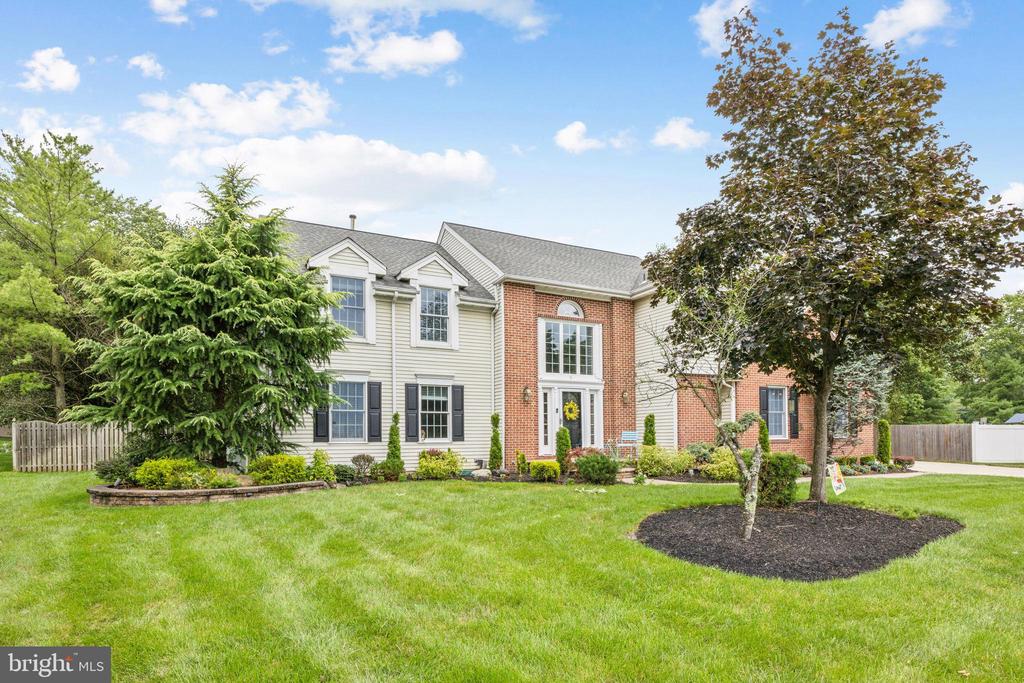 Fulton Dr, Mount Laurel, NJ 08054