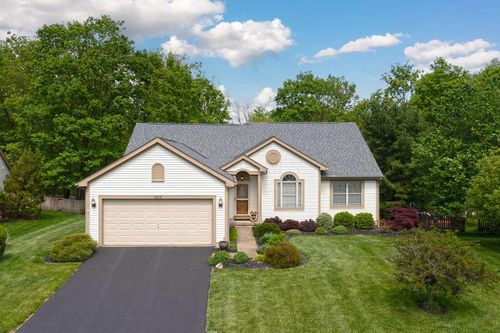 7686 Pinehill Rd, Lewis Center, OH, 43035-7077 | Card Image