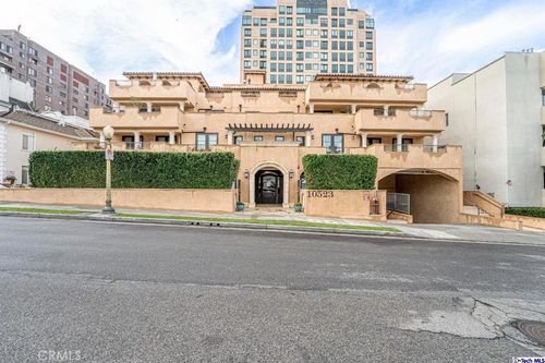 202-10523 Ashton Ave, Los Angeles, CA, 90024-5341 | Card Image