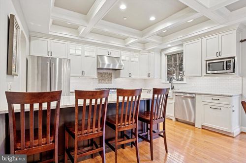121 Valley Pl, MEDIA, PA, 19063-2427 | Card Image