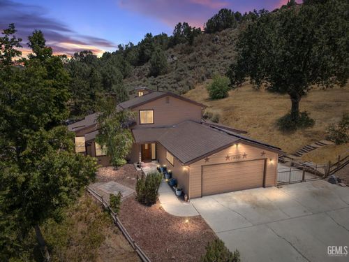 26520 Brian Pl, Tehachapi, CA, 93561-9274 | Card Image