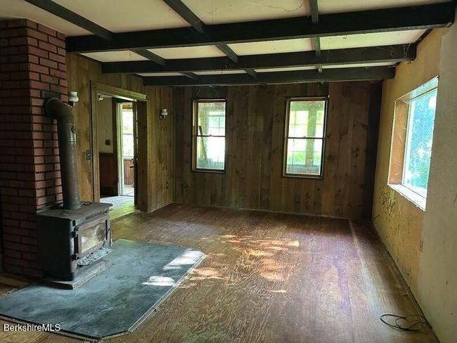 425 Barbour St, House other with 2 bedrooms, 1 bathrooms and 4 parking in North Adams MA | Image 7