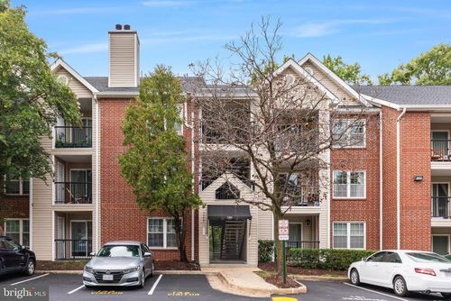 354-3305 Wyndham Cir, ALEXANDRIA, VA, 22302-4305 | Card Image