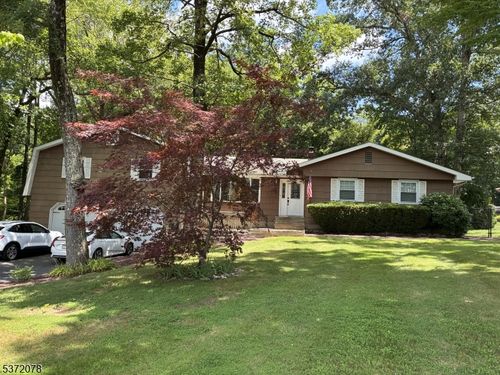 100 Gravel Hill Spotswood Rd, Monroe Twp, NJ, 08831-3518 | Card Image