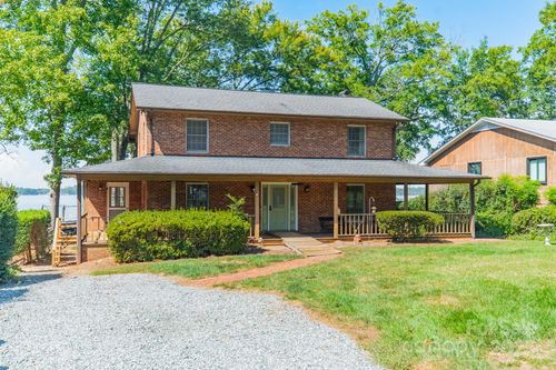 21107 Island Forest Dr, Cornelius, NC, 28031-7105 | Card Image