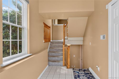 115 Delafield Ln, Newburgh, NY, 12550-2578 | Card Image