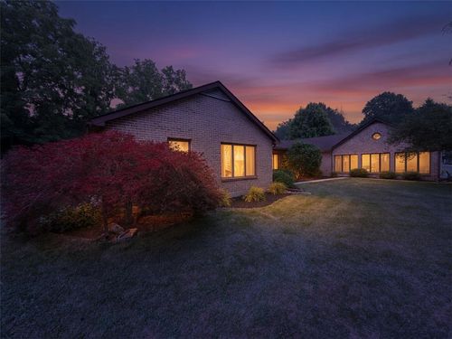 5770 Sun Valley Run, ZIONSVILLE, PA, 18092-2042 | Card Image