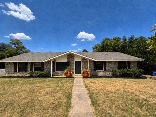 1000 Hollybluff St, Austin, TX, 78753-3930 | Card Image